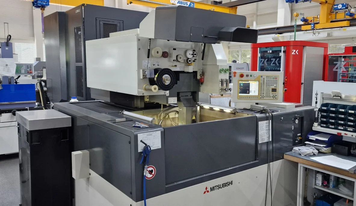 Drahterodiermaschine Mitsubishi FA 20